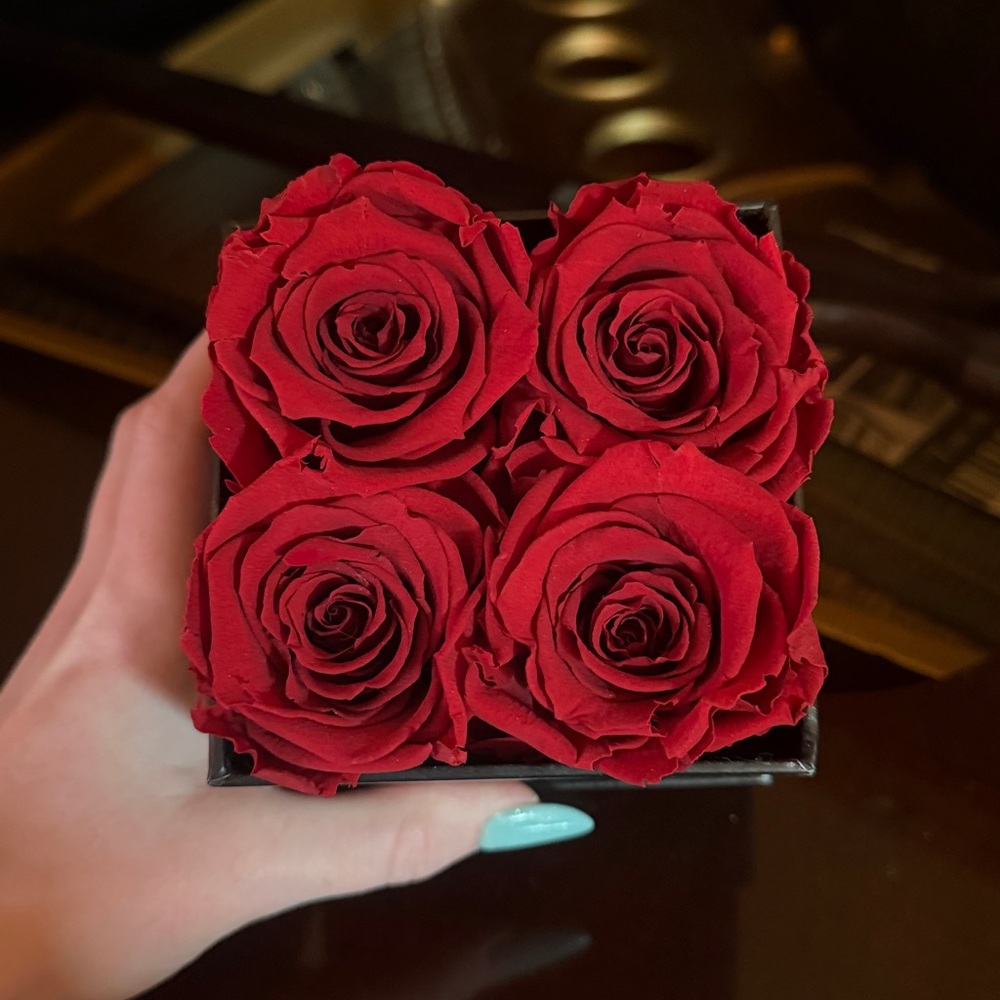 Forever Roses - Picture 5 of 7